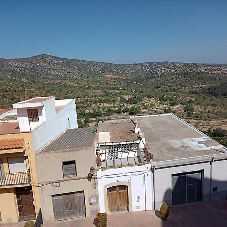 Tranquil And Spacious Townhouse In Historical And Picturesque Cervera Del Maestre Exteriör bild