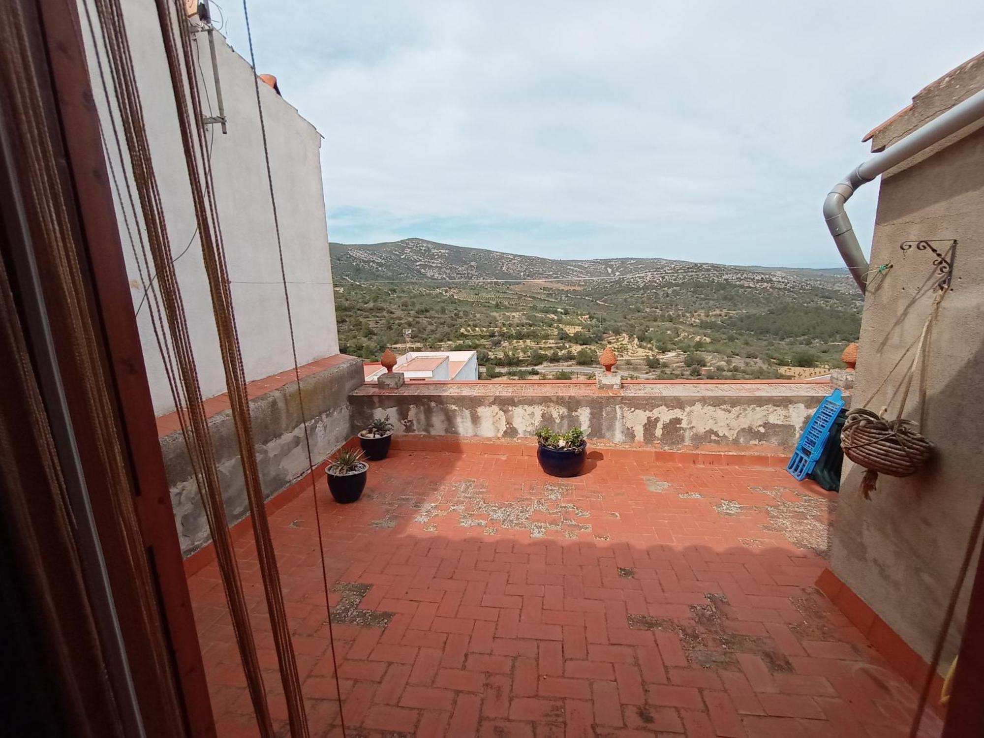 Tranquil And Spacious Townhouse In Historical And Picturesque Cervera Del Maestre Exteriör bild