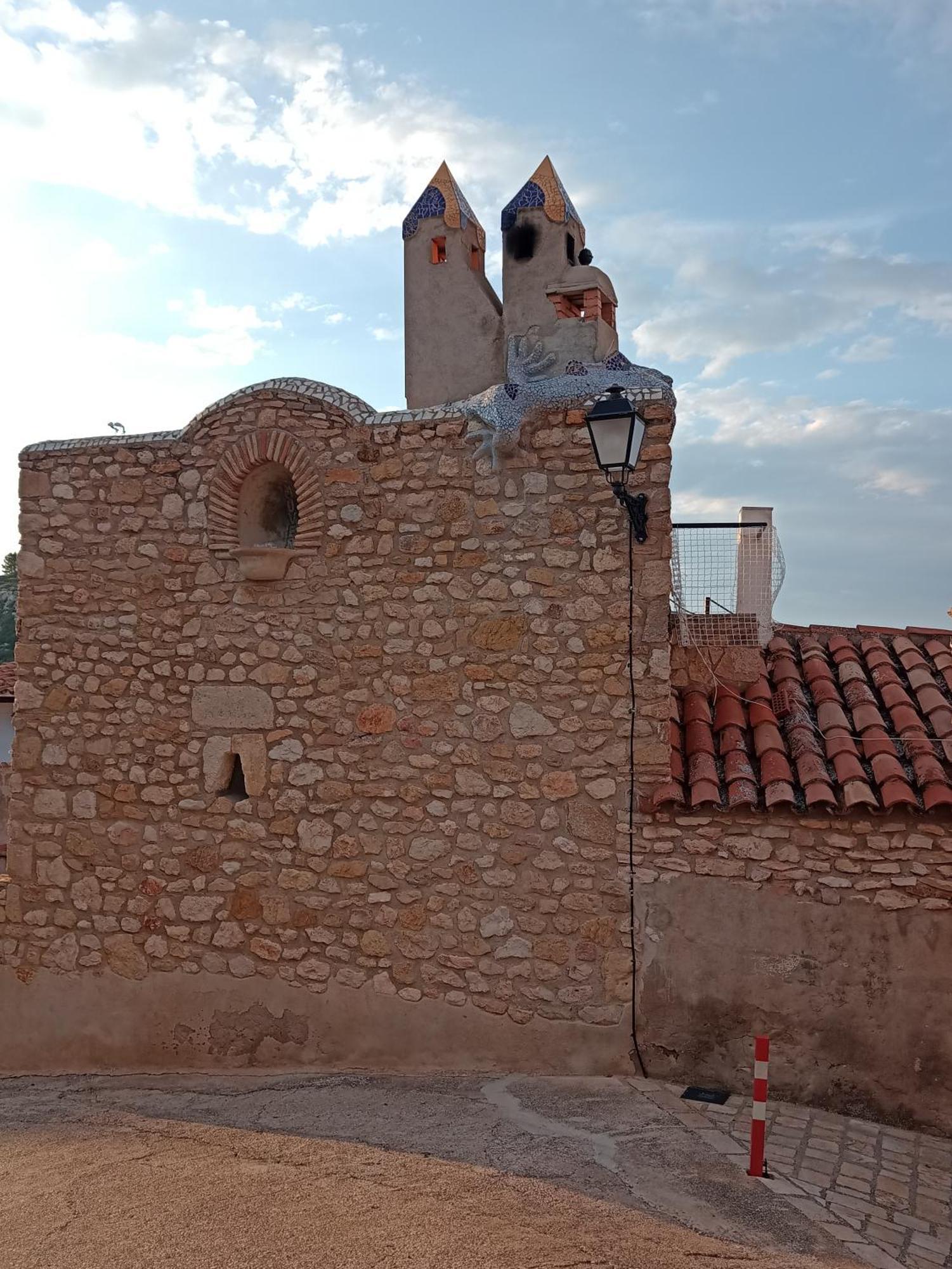 Tranquil And Spacious Townhouse In Historical And Picturesque Cervera Del Maestre Exteriör bild